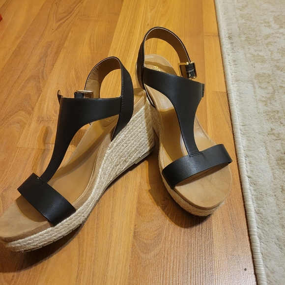 Kenneth Cole Reaction Card Wedge Size 8 - Picture 2 of 4